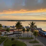 Lindo Flat 410 Beira Lago
